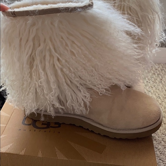 UGG Shoes - Ugg with sheepskin cuff boot